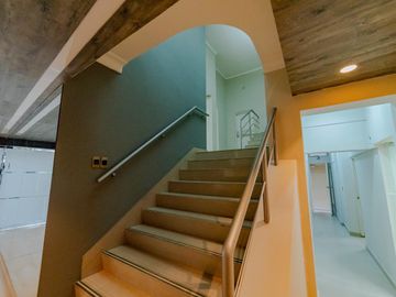 Local Comercial - Edificio de Oficinas en el corazón de San Isidro