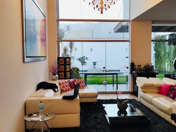 Linda y Moderna Casa en Calle Cerrada Muy Segura - La Molina