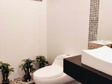 Linda y Moderna Casa en Calle Cerrada Muy Segura - La Molina