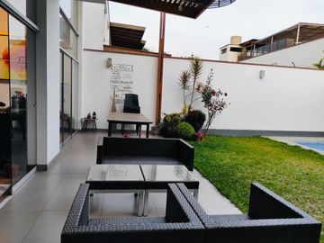 Linda y Moderna Casa en Calle Cerrada Muy Segura - La Molina