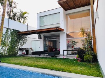 Linda y Moderna Casa en Calle Cerrada Muy Segura - La Molina