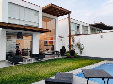 Linda y Moderna Casa en Calle Cerrada Muy Segura - La Molina