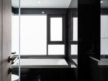 New renovated and decorated condo close to BTS Thong Lor