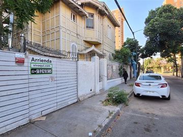 Casa en Venta en Irarrazaval / metro Monseñor Eyzaguirre