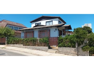 Casa en Venta en Concón – Amplia, Cómoda y con Vista al Mar