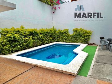 Casa Residencial Céntrica con Alberca en VENTA en Lomas Vista Hermosa Colima