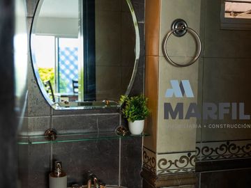 Casa Residencial Céntrica con Alberca en VENTA en Lomas Vista Hermosa Colima