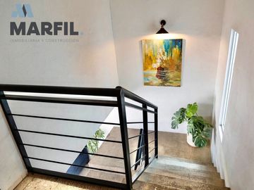 Casa Residencial Céntrica con Alberca en VENTA en Lomas Vista Hermosa Colima