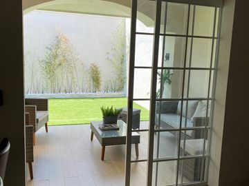 Casa Remodelada en Venta en Lomas Verdes cerca de Av Constitución y  SAMS