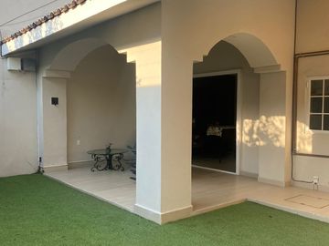 Casa Remodelada en Venta en Lomas Verdes cerca de Av Constitución y  SAMS