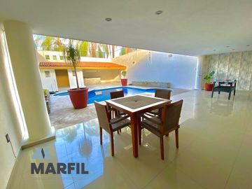 Casa en Venta con Alberca en Lomas Vista Hermosa Colima cerca Av Felipe Sevilla