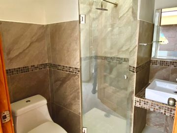 Casa en Venta con Alberca en Lomas Vista Hermosa Colima cerca Av Felipe Sevilla