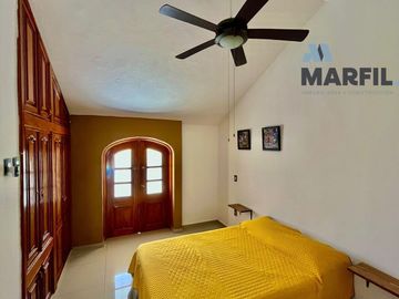 Casa en Venta con Alberca en Lomas Vista Hermosa Colima cerca Av Felipe Sevilla