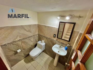 Casa en Venta con Alberca en Lomas Vista Hermosa Colima cerca Av Felipe Sevilla