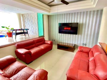 Casa en Venta con Alberca en Lomas Vista Hermosa Colima cerca Av Felipe Sevilla