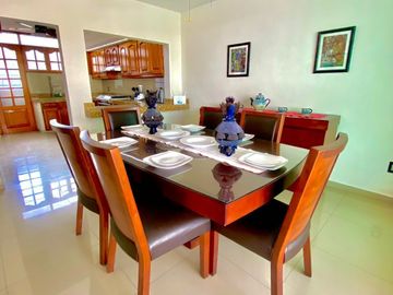 Casa en Venta con Alberca en Lomas Vista Hermosa Colima cerca Av Felipe Sevilla