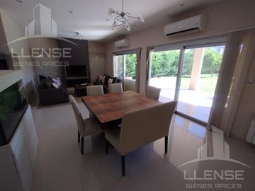 Casa 5 ambientes en 2 plantas en venta - Barrio Privado Los Troncos