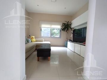 Casa 5 ambientes en 2 plantas en venta - Barrio Privado Los Troncos