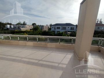 Casa 5 ambientes en 2 plantas en venta - Barrio Privado Los Troncos