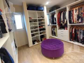 Casa 5 ambientes en 2 plantas en venta - Barrio Privado Los Troncos