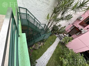 Venta de casa 5 ambientes con cochera y piscina en Barracas