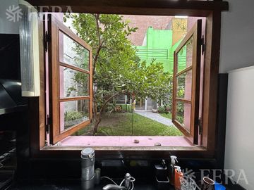 Venta de casa 5 ambientes con cochera y piscina en Barracas
