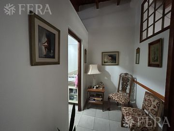 Venta de casa 5 ambientes con cochera y piscina en Barracas