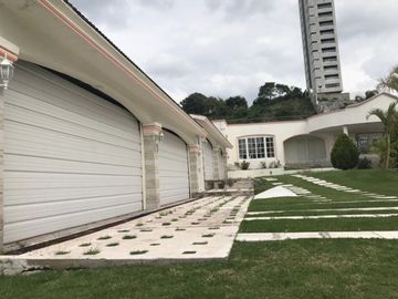 Residencia de Clase Mundial en Loma Dorada, Querétaro