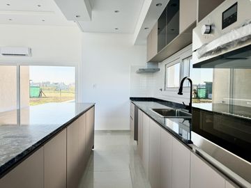 Casa en venta Barrio San Felipe Canning