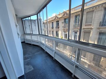 Departamento de 3 dormitorios en venta con balcón centro rosario