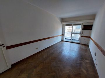 Departamento de 3 dormitorios en venta con balcón centro rosario
