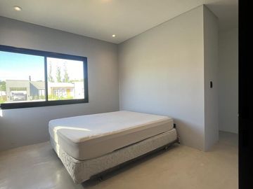 Casa en Countries/B.Cerrado (Moreno)
