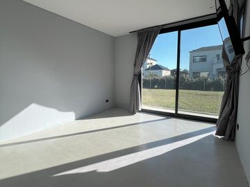 Casa en Countries/B.Cerrado (Moreno)