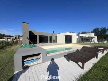 Casa en Countries/B.Cerrado (Moreno)