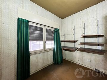 Venta Casa 4 Ambientes en Villa Sarmiento, Haedo