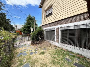 Venta Casa 4 Ambientes en Villa Sarmiento, Haedo