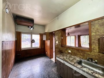 Venta Casa 4 Ambientes en Villa Sarmiento, Haedo