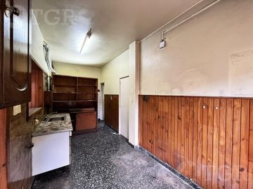 Venta Casa 4 Ambientes en Villa Sarmiento, Haedo