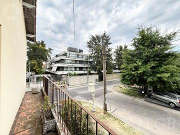 Venta Casa 4 Ambientes en Villa Sarmiento, Haedo