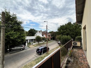 Venta Casa 4 Ambientes en Villa Sarmiento, Haedo