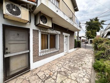 Venta Casa 4 Ambientes en Villa Sarmiento, Haedo