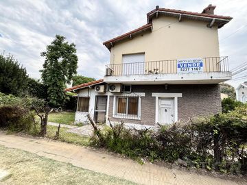 Venta Casa 4 Ambientes en Villa Sarmiento, Haedo