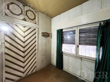 Venta Casa 4 Ambientes en Villa Sarmiento, Haedo