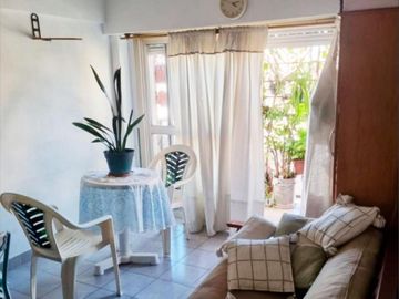 Departamento 2 amb. con balcón 48M2 en Balvanera con cochera.
