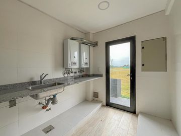 Casa de 3 dormitorios con pileta vista al golf