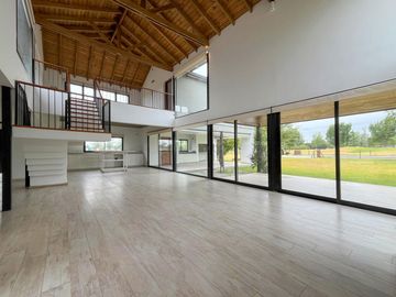Casa de 3 dormitorios con pileta vista al golf