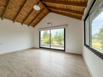 Casa de 3 dormitorios con pileta vista al golf