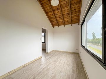 Casa de 3 dormitorios con pileta vista al golf