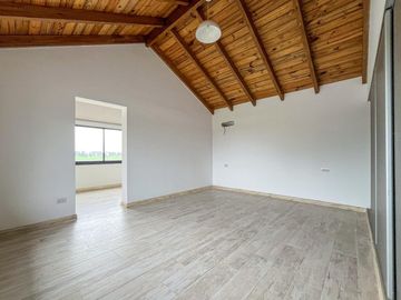 Casa de 3 dormitorios con pileta vista al golf