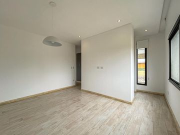 Casa de 3 dormitorios con pileta vista al golf